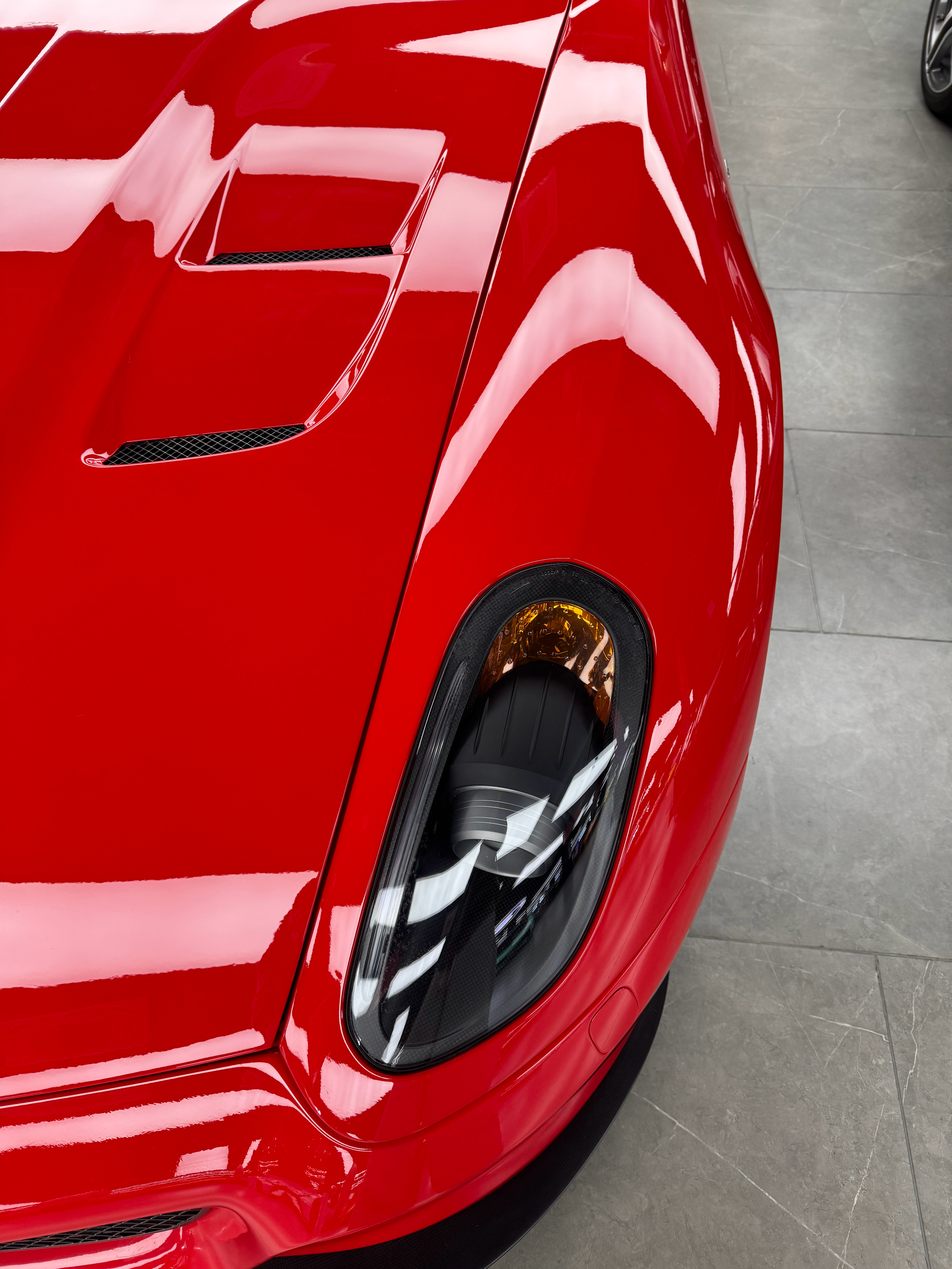 早安车友们🌞 你心中最爱的12缸车是____？ 