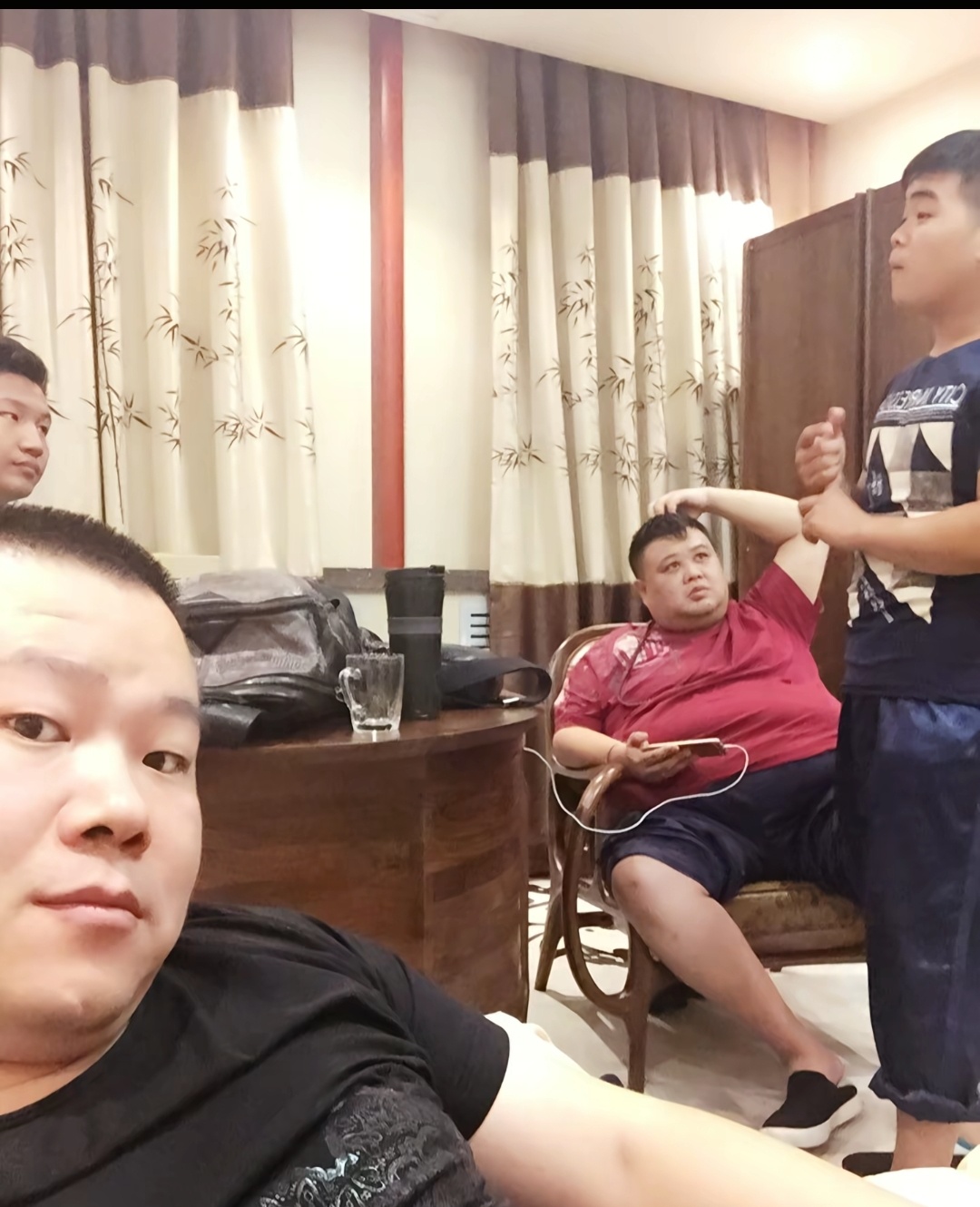 好可爱的合影。 