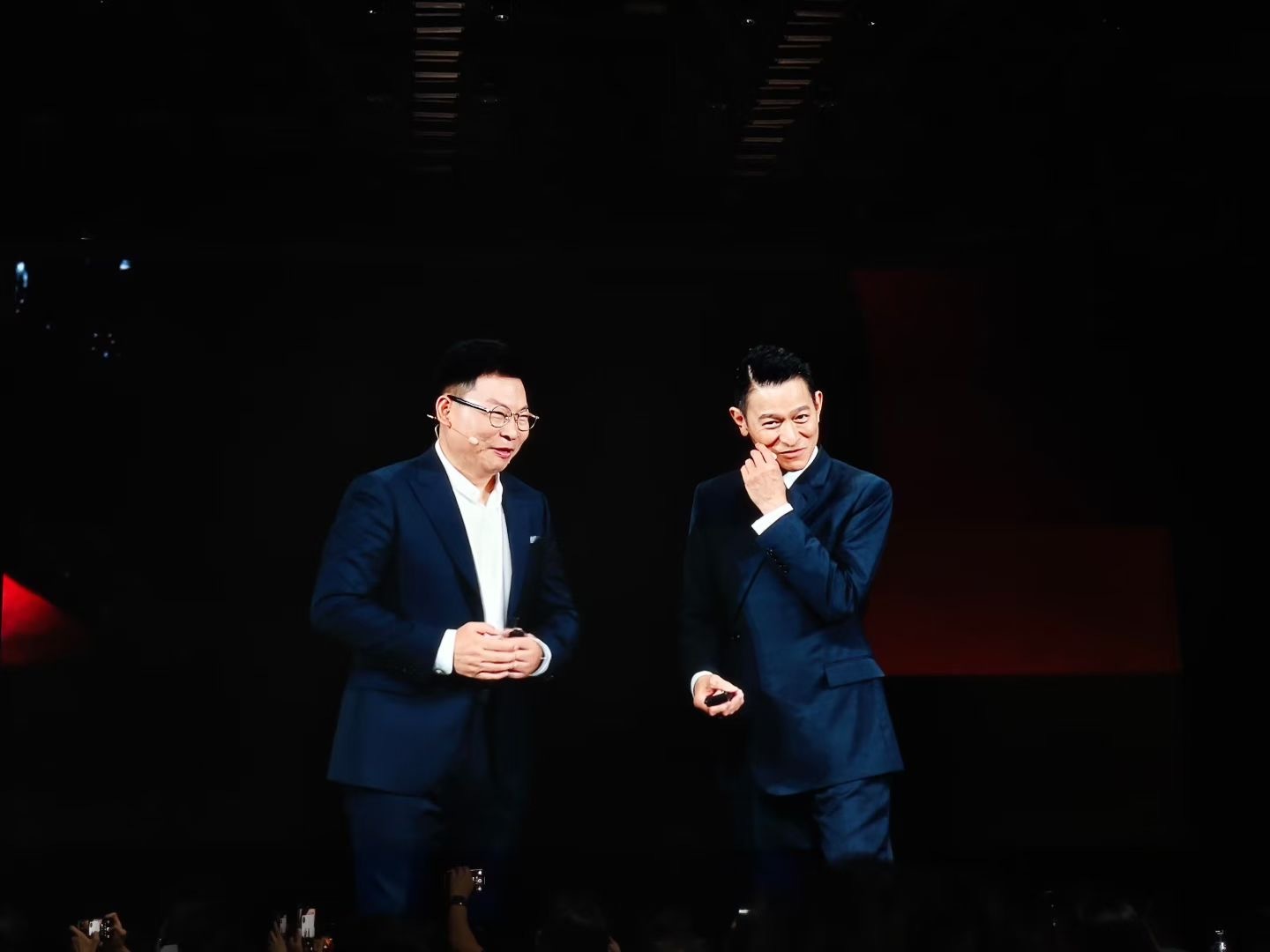 哪位年纪大一点？[doge] ​​​