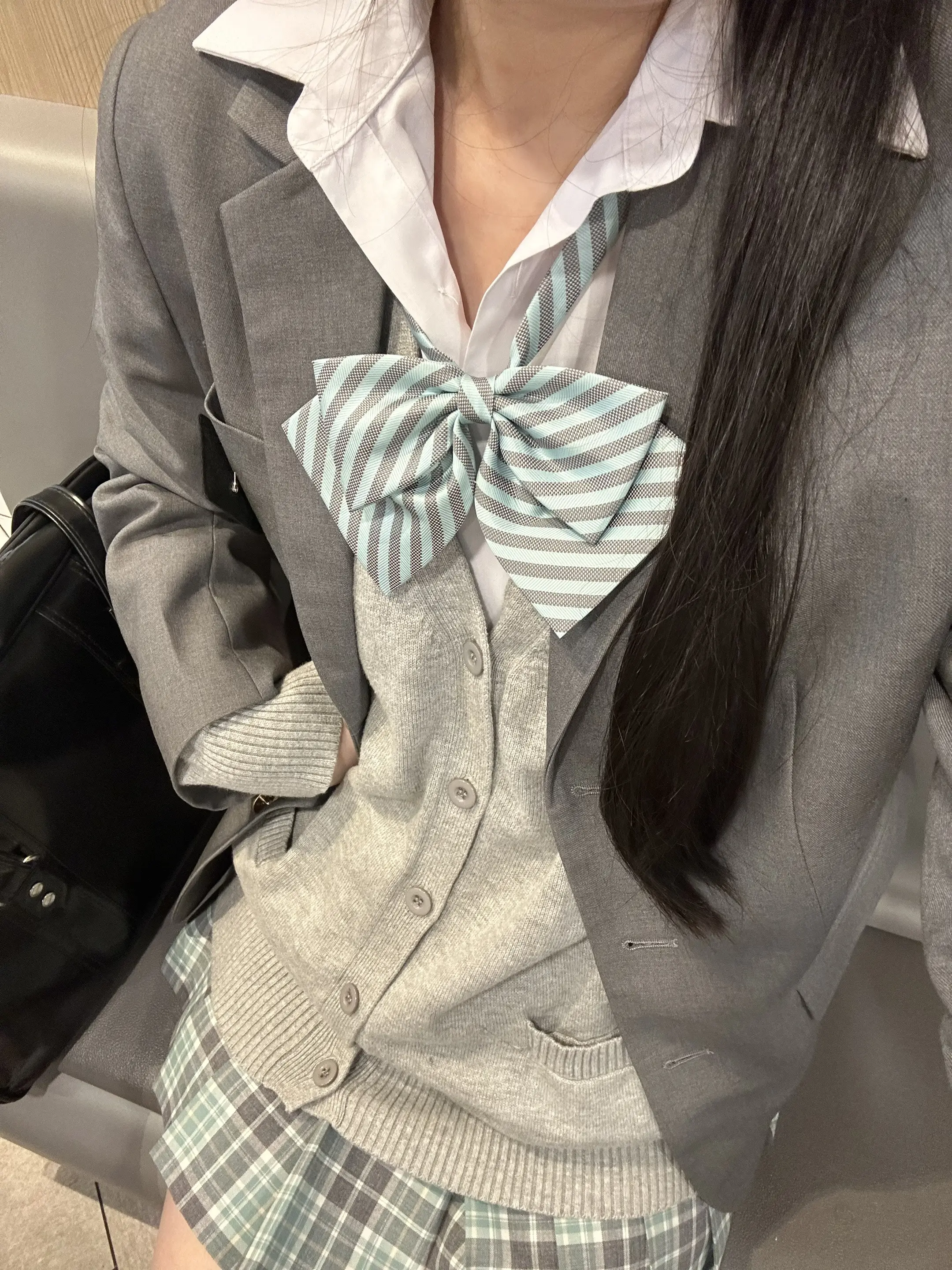 薄荷绿。