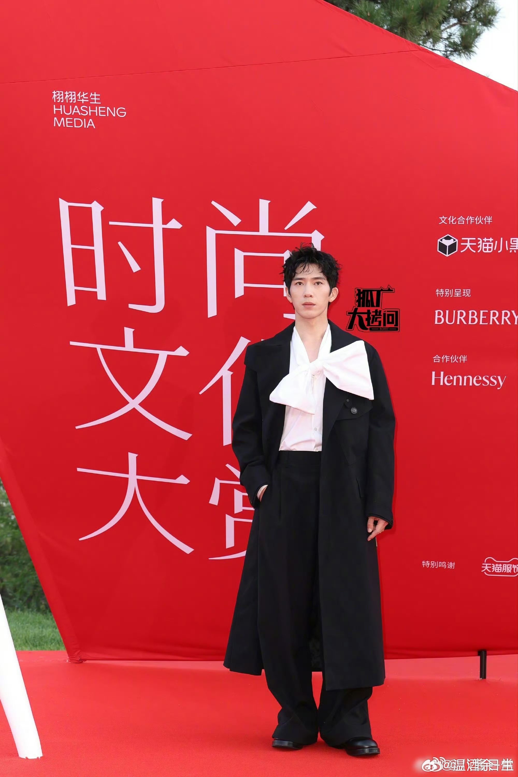 井柏然疲态 我觉得状态没有不好吧，井柏然整个人的气质和状态都是非常在线的，反正我