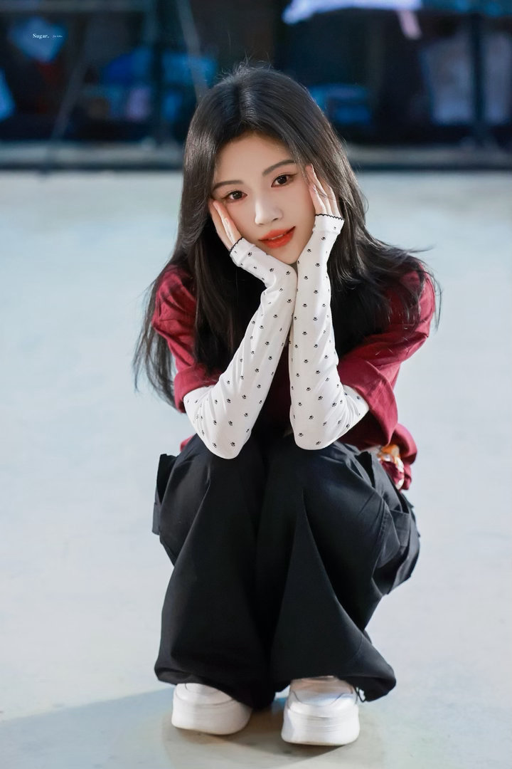 jjy鞠婧祎万花世界 jjy 鞠婧祎苏绿夏  你在左邊 我緊靠u ₊˚⊹ ୨୧ 