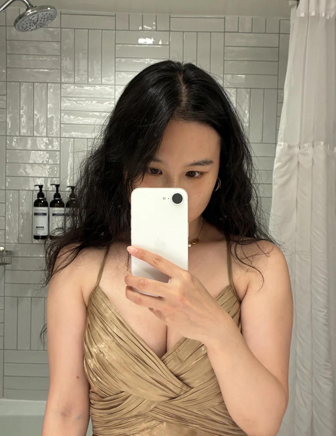 博士毕业也谈不了恋爱
突然发现读博的时候谈谈恋爱也挺好的，因为毕业之后就再也没有