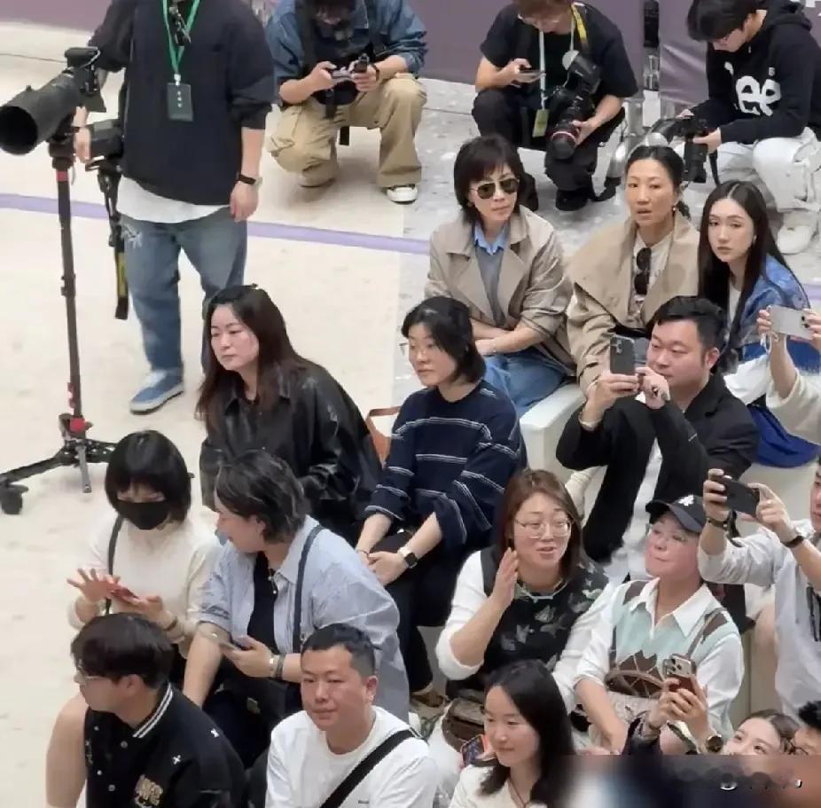 如果我是刘嘉玲
我就不喜欢梁朝伟这样的老公
看他也是经历过多少舞台的人，一点也不