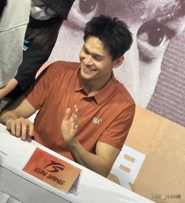 他俩没碰到，真是可惜了！
孙杨到杭州参加活动，得知旁边就是张继科的球馆，就特意过