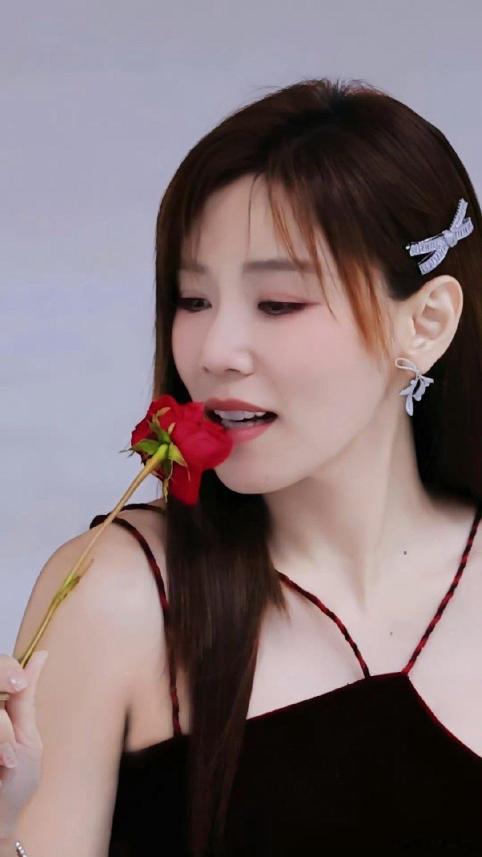 李佳薇说要坚持把中华文化唱下去 一腔赤诚，把中华文化唱向远方～声生不息