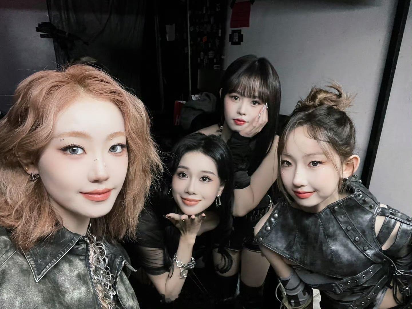 NAME跳biteme尖叫声比音乐声大 NAME小姐姐这现场氛围真的太棒了，跳b