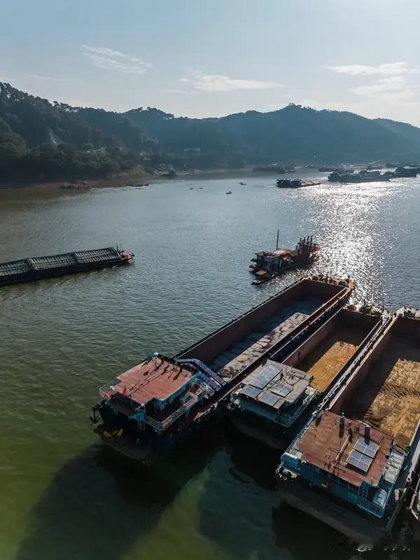 西江、东江、北江到底是珠江干流还是支流？很多人一直都搞错了
 
说起珠江，绝大多