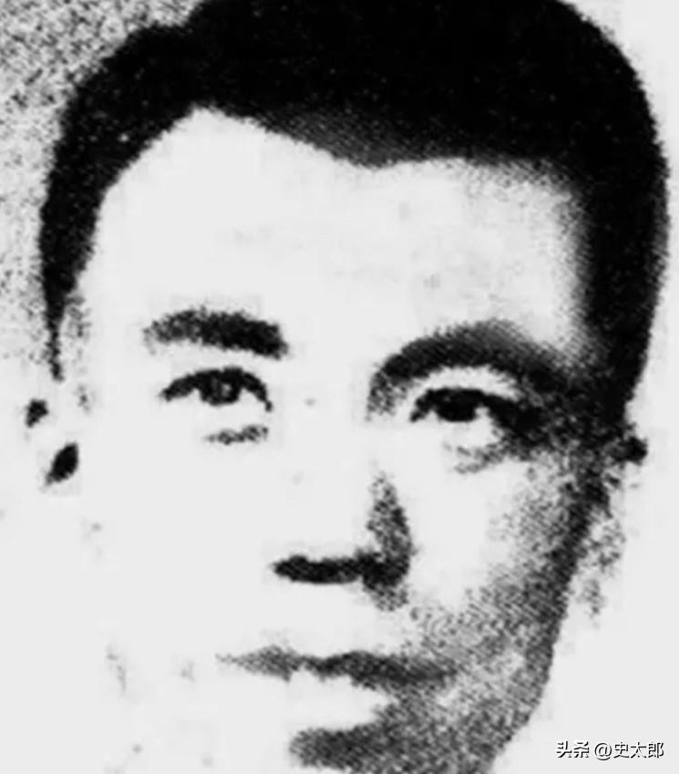 1952年，志愿军战士张文荣被美军俘虏后叛变，经过改造后，张文荣被安排打入志愿军