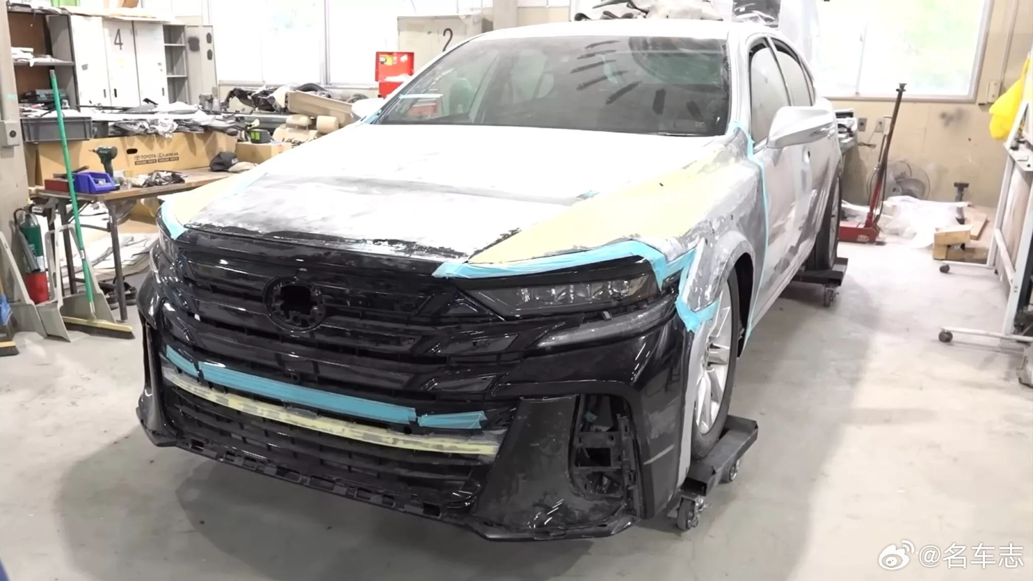 名车志改装 【MPV变轿车，雷克萨斯 Vellfire 改装版亮相】在东京改装车