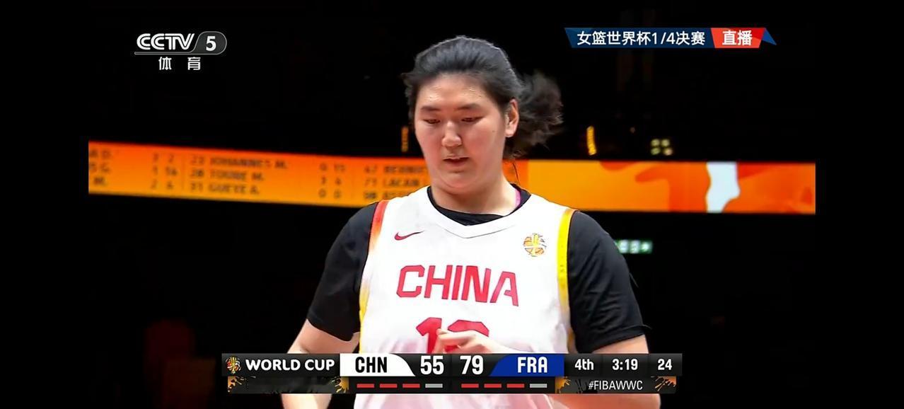 中国女篮61:90惨败法国，无缘本届世界杯四强，这几乎是意料之中的结局。目前这支