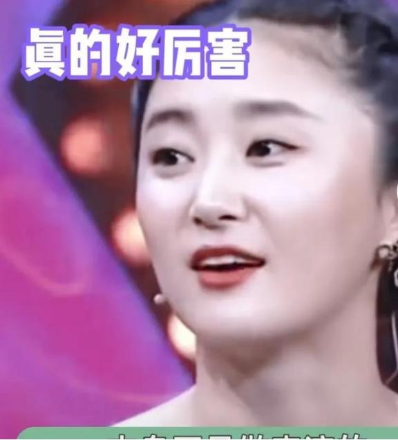 2010年，郑晓龙拍《甄嬛传》，赵秦替公司来审查商务，看到每天待在剧组的她，郑晓