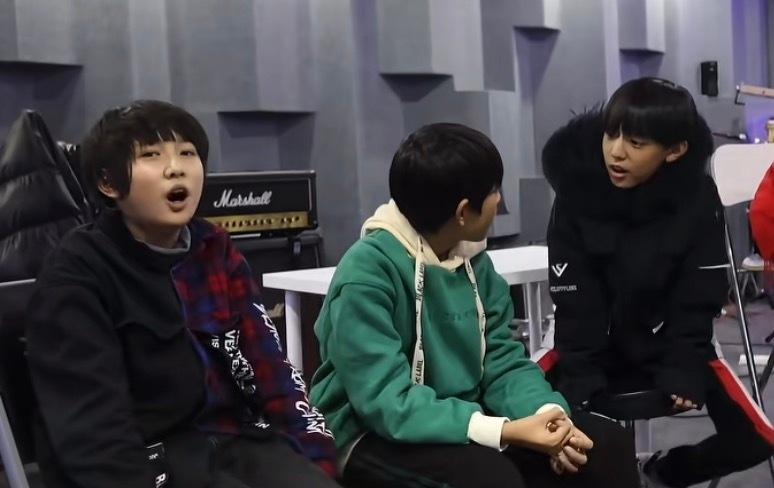 童禹坤张极张泽禹[超话]  
我又笑了哈哈哈 ​​​