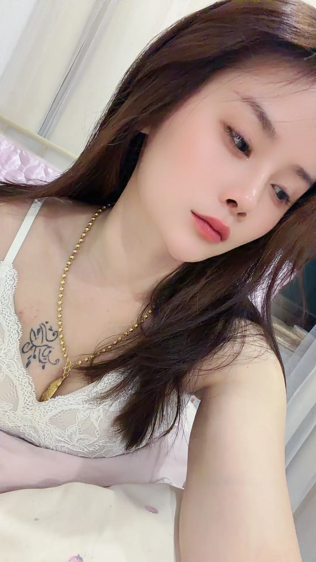 在难熬的日子总会过去。谁不是一步一个脚印呢。熬过去就好了。