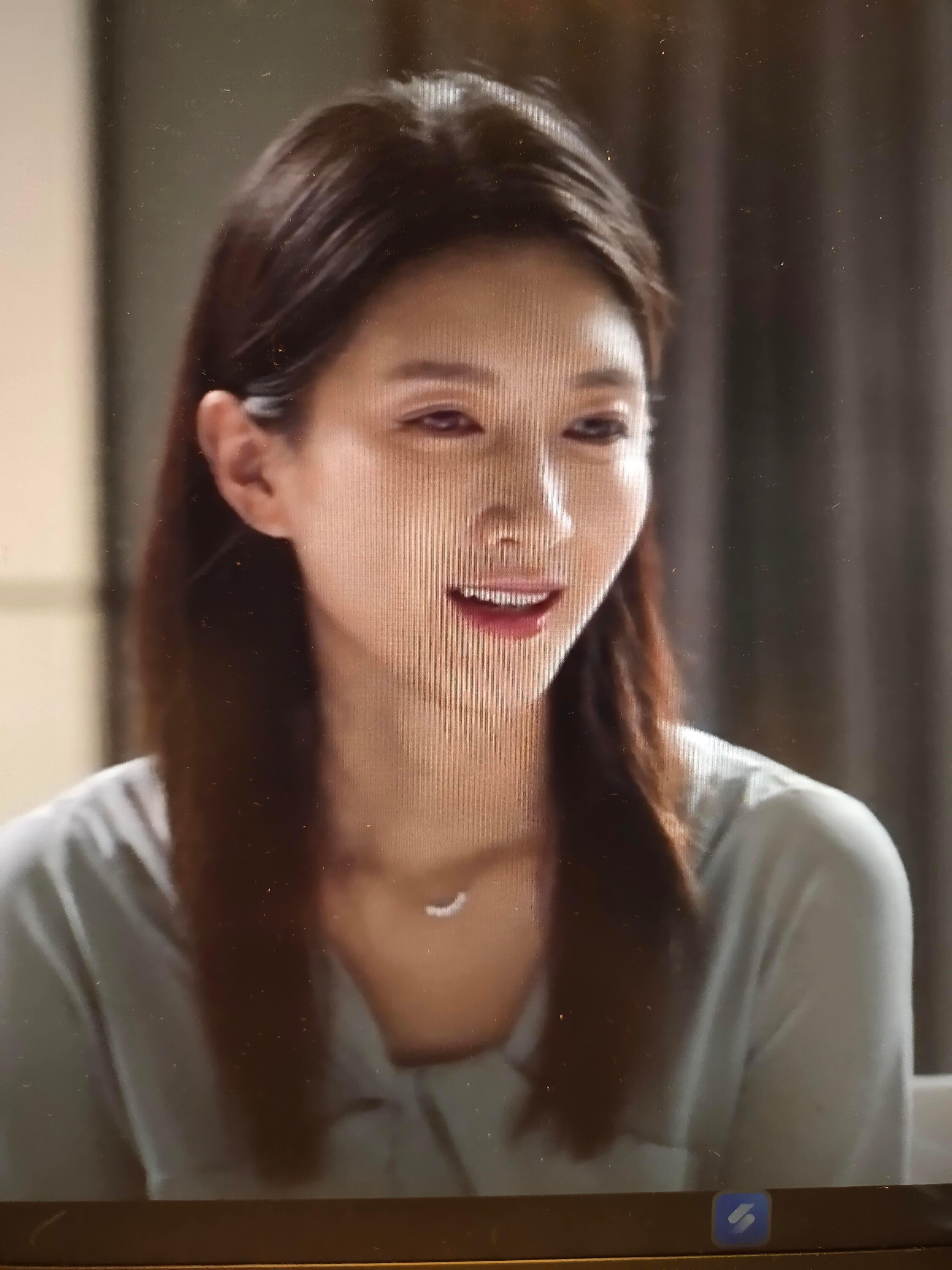 再刷《三十而已》才发现江疏影是真的耐看 