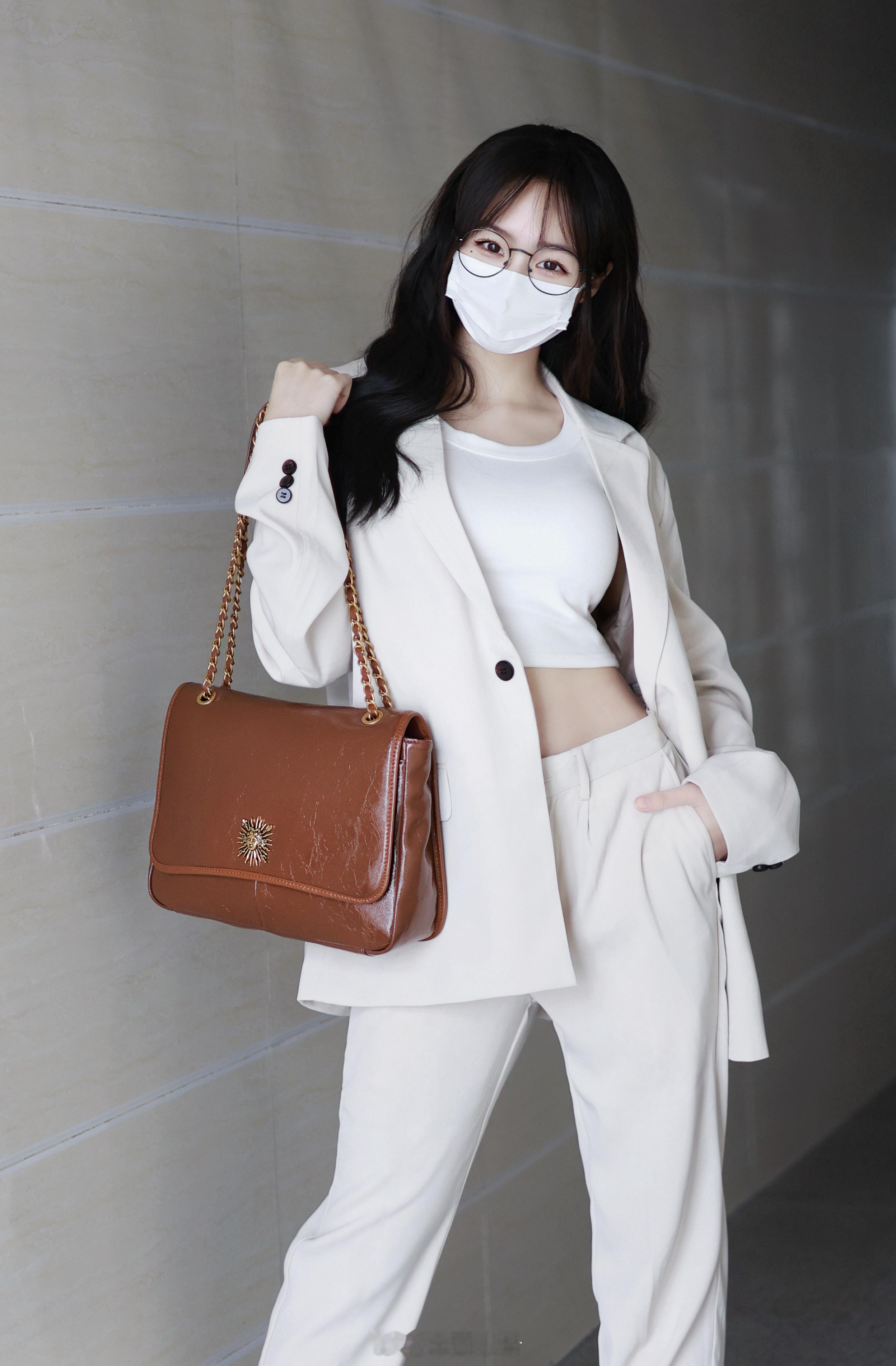 西装一穿 我就叫感觉 ​​​