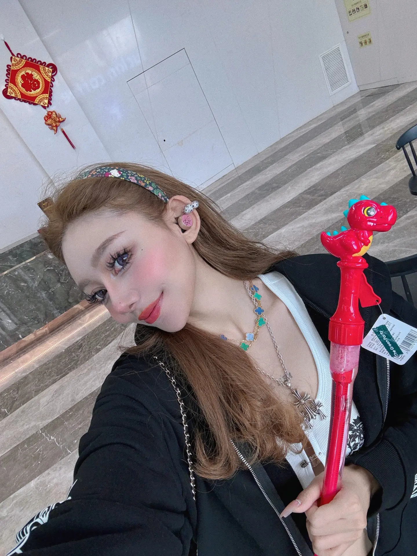 时间是个巨大的创可贴 想起有些瞬间的时候 终于不会流泪了