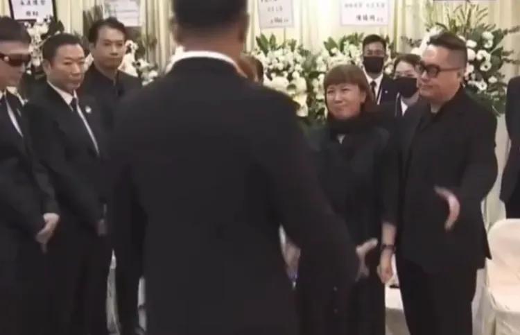 这种撕心裂肺的痛只有失去至亲的人才懂[流泪]姐姐终于熬不住了[流泪][流泪][流