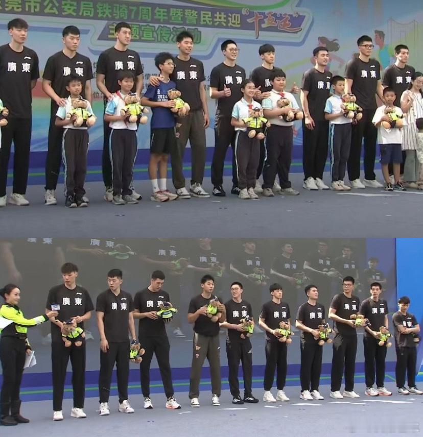 广东男篮全队一大早来到东莞图书馆广场参加东莞公安铁骑七周年活动，现场很热闹哦[鼓
