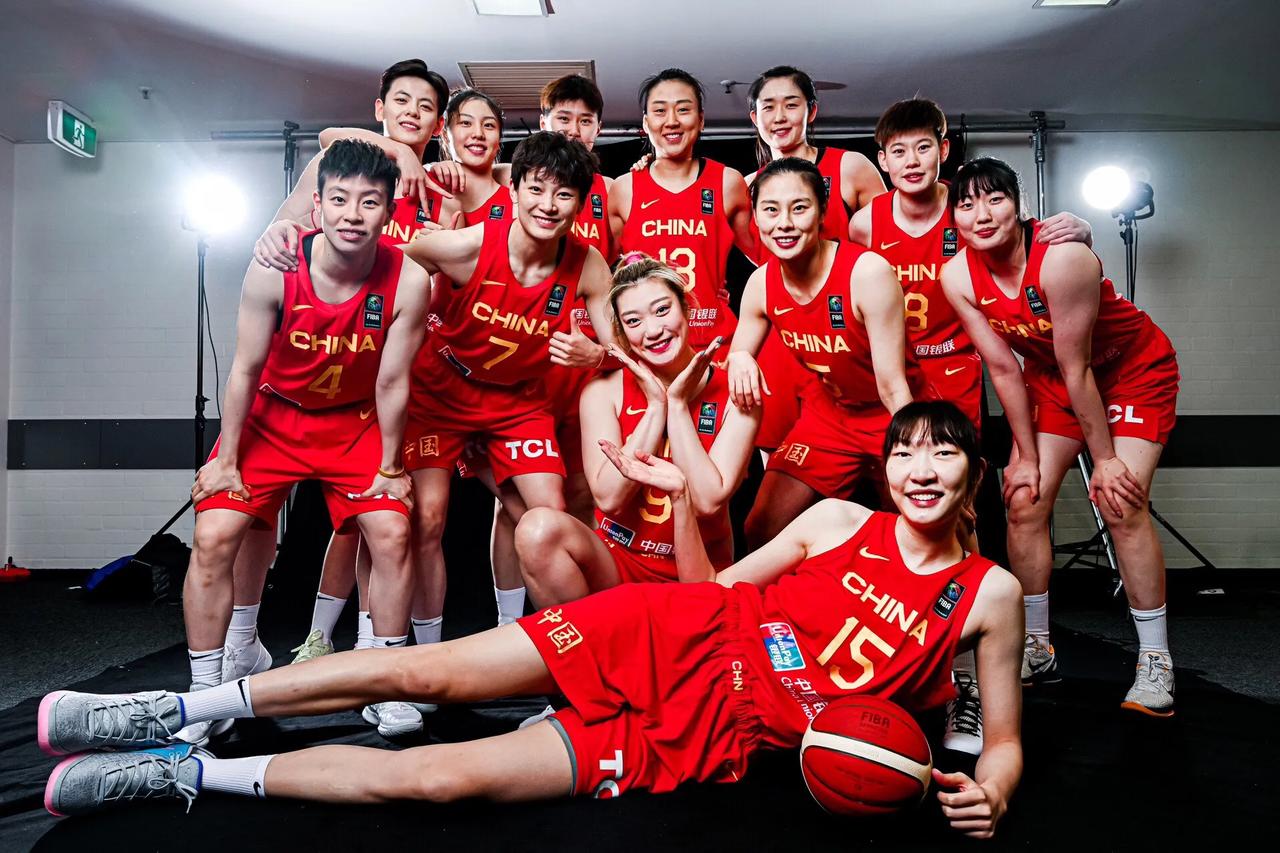 中国女篮选人是要进行取舍的！

中国女篮每次参加大赛的名单只有12个，所以只能通