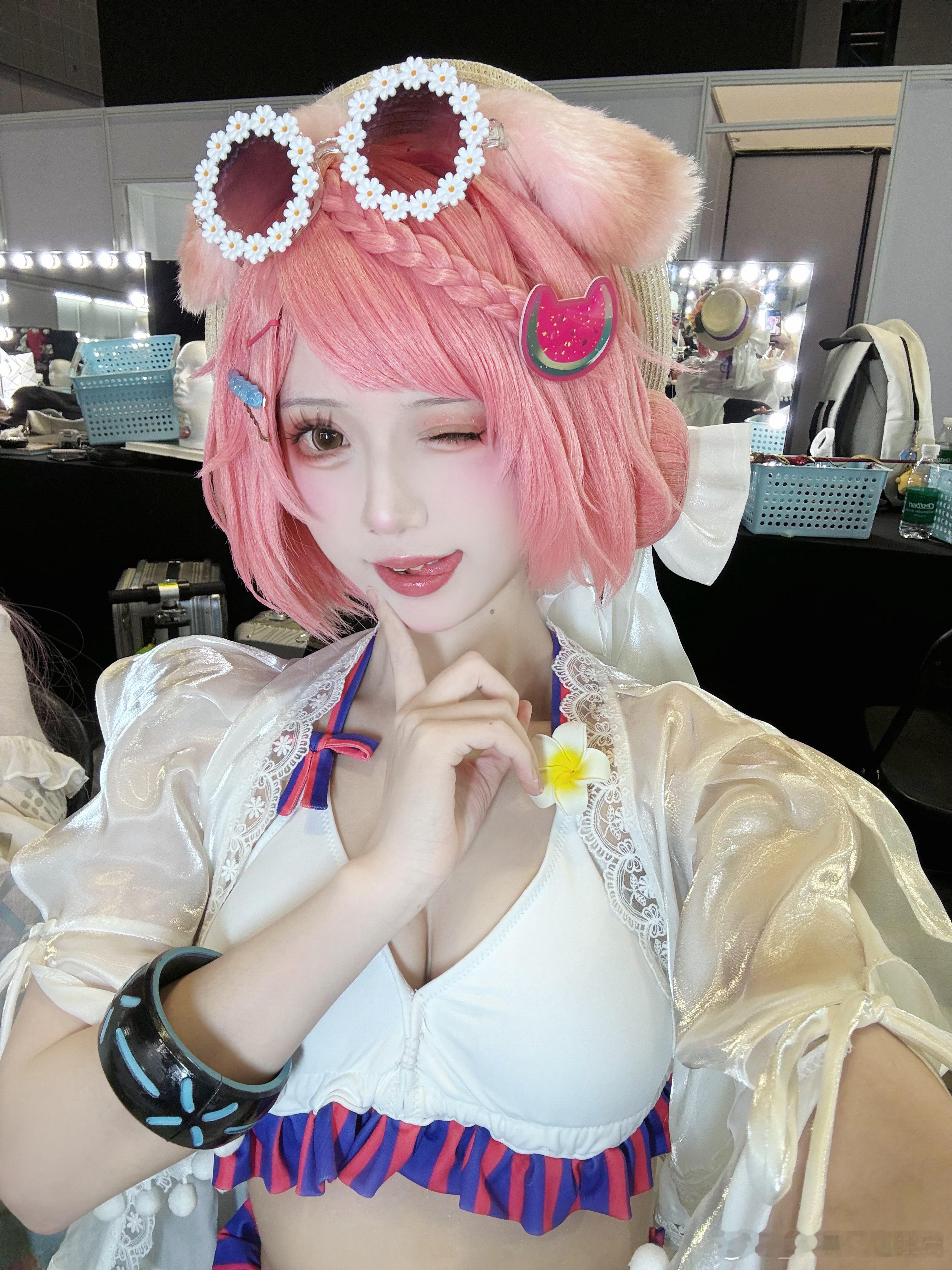 #明日方舟[超话]##明日方舟嘉年华##澄闪# 直接一键入夏了！[doge][d