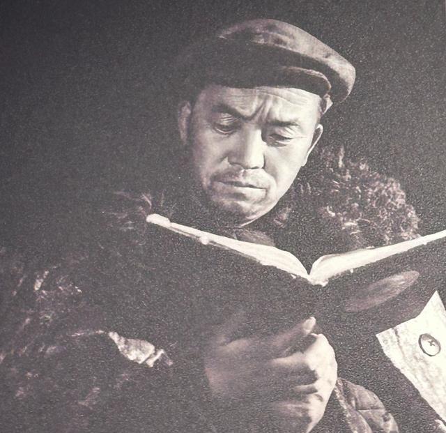 1970年 春节 前，时任中共中央委员、大庆革命委员会副主任的 王进喜 ，受周恩