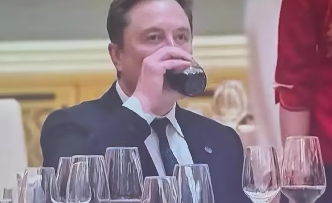 马斯克为什么不四处合影，拉关系，结交人脉啊，菜真就那么好吃? 