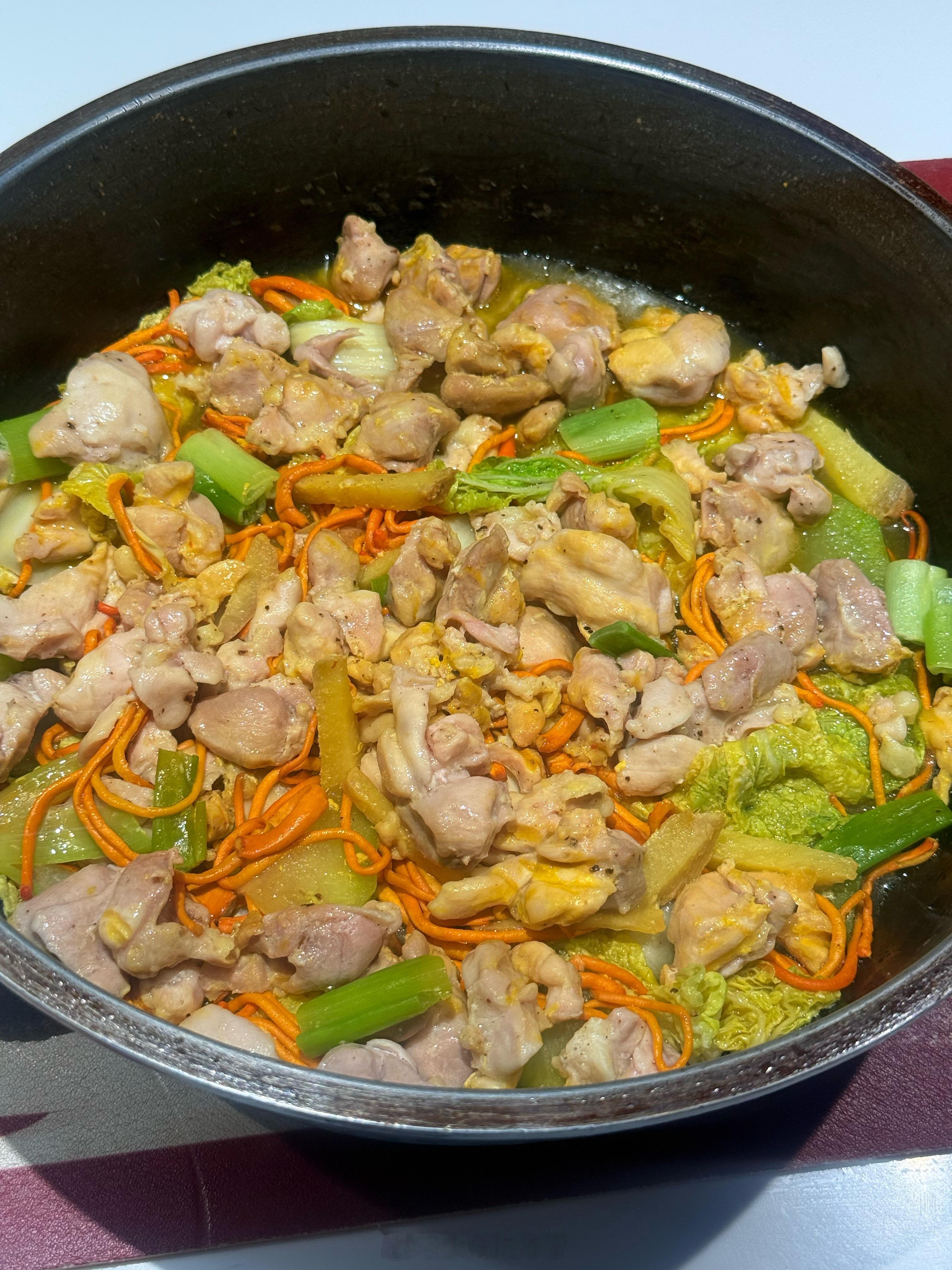 开子中午做的桑拿鸡…我现在完全生活化减脂，，，树的辅食也吃这个。 