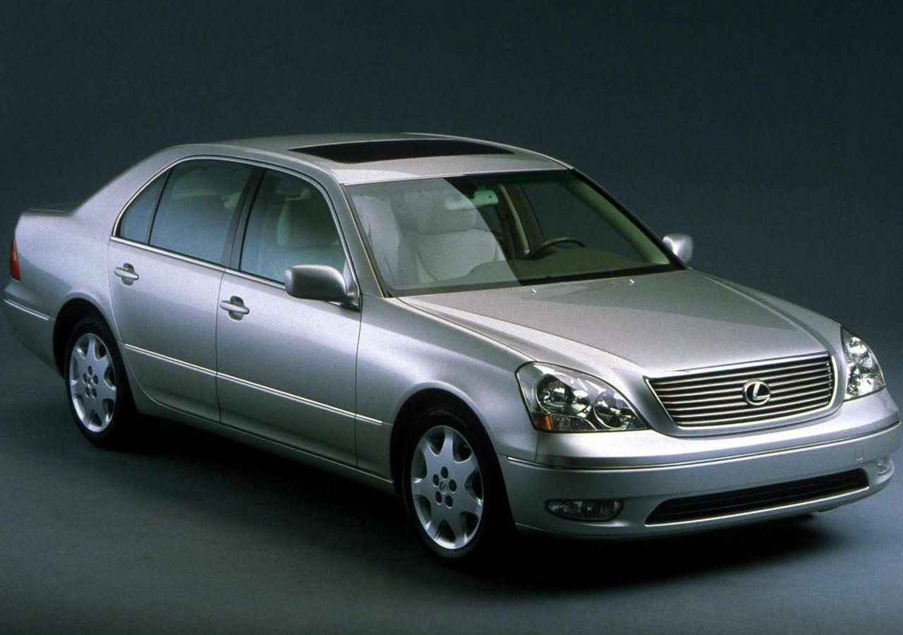 雷克萨斯ls  2001 LS430是第三代雷克萨斯旗舰豪华后驱四门轿车，替代老
