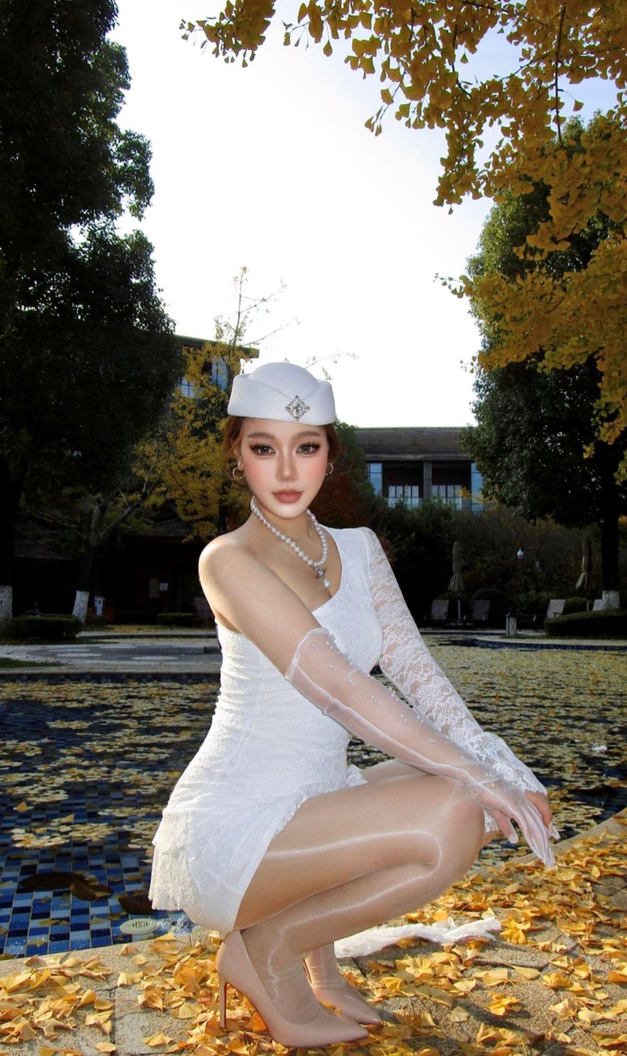 丝袜美女抖音舞蹈 美女 抖音美食推荐官 袜子