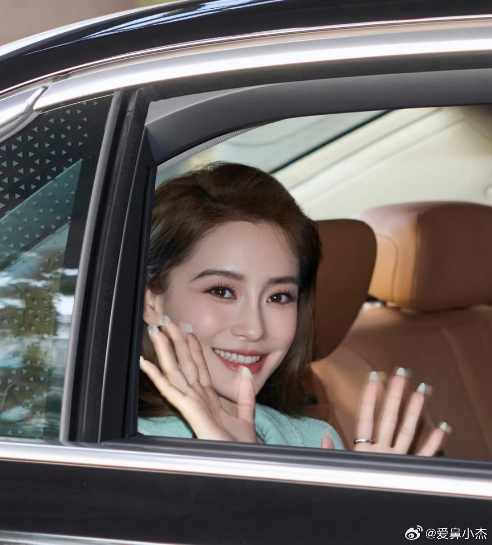 angelababy ｜杨颖 Angelababy版侧颜车窗照 ​​​