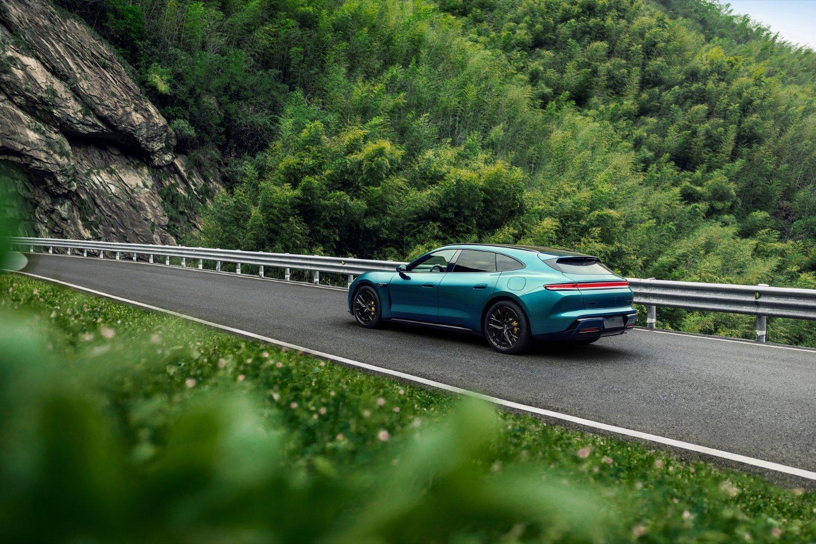 尚界Z7展车陆续进驻百家门店尚界Z7小订破70000台尚界Z7展车进驻百家门店?