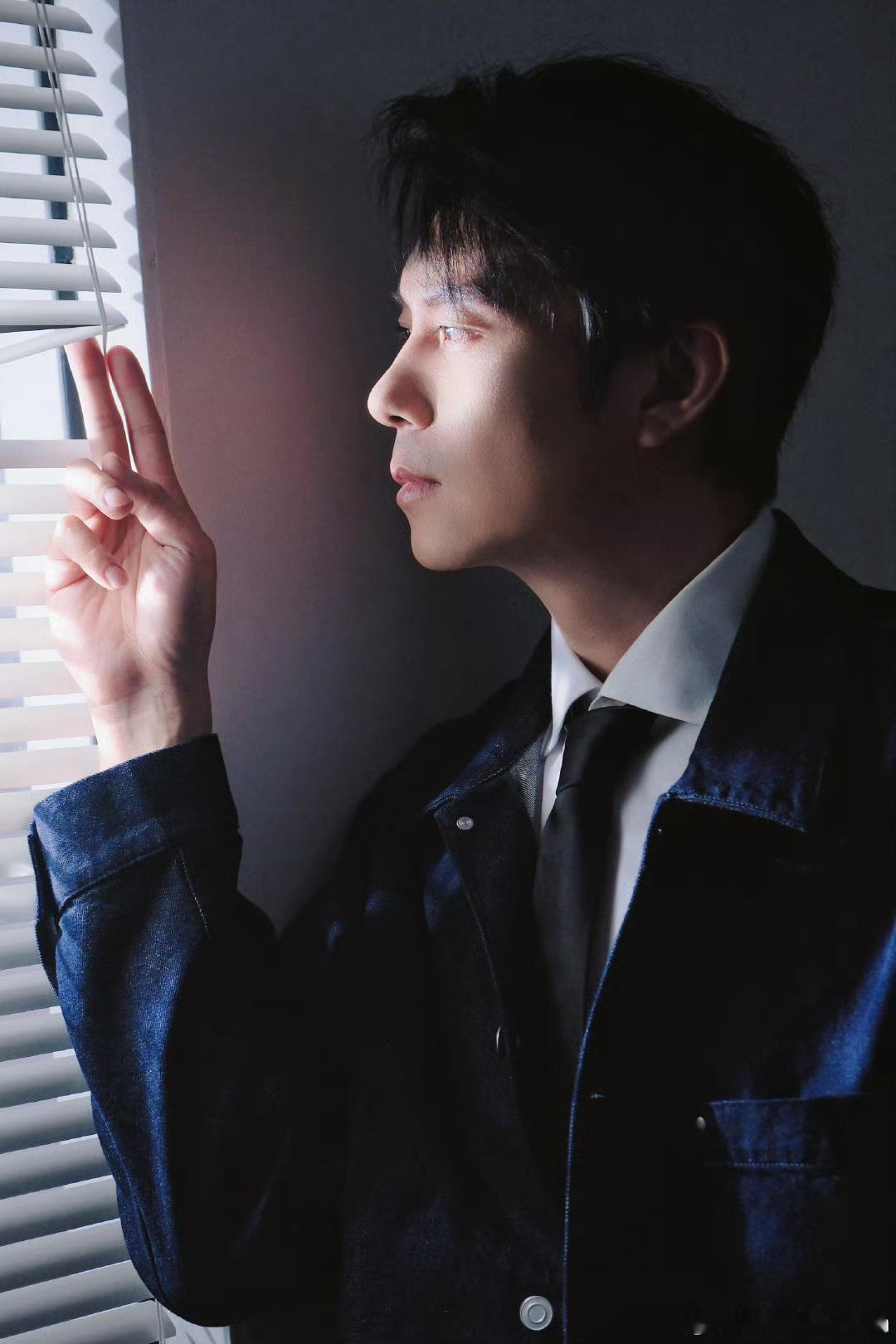 艾伦说哄睡彭于晏很幸福 谁不想成为艾伦啊！《爆水管》首映上他不仅说哄睡彭于晏很幸