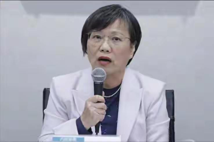 大陆斩断“台独”金脉：刘世芳外甥被查，黄国昌理性发声，吴思瑶气急败坏
 
2月2