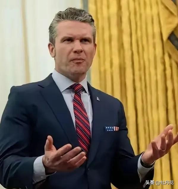 新消息！美国国防部长宣布了：
3月13日，美国国防部长赫格塞思在新闻发布会上宣布