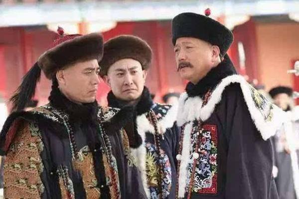 肃顺主政的时候，门下智囊高手云集，素有“肃门六子”之称。
六位军师分别是曹毓瑛、