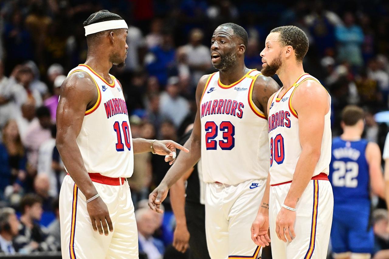 扎心了！勇士是今年夏天NBA唯一0操作球队，现在只有10个人有合同！

正式合同
