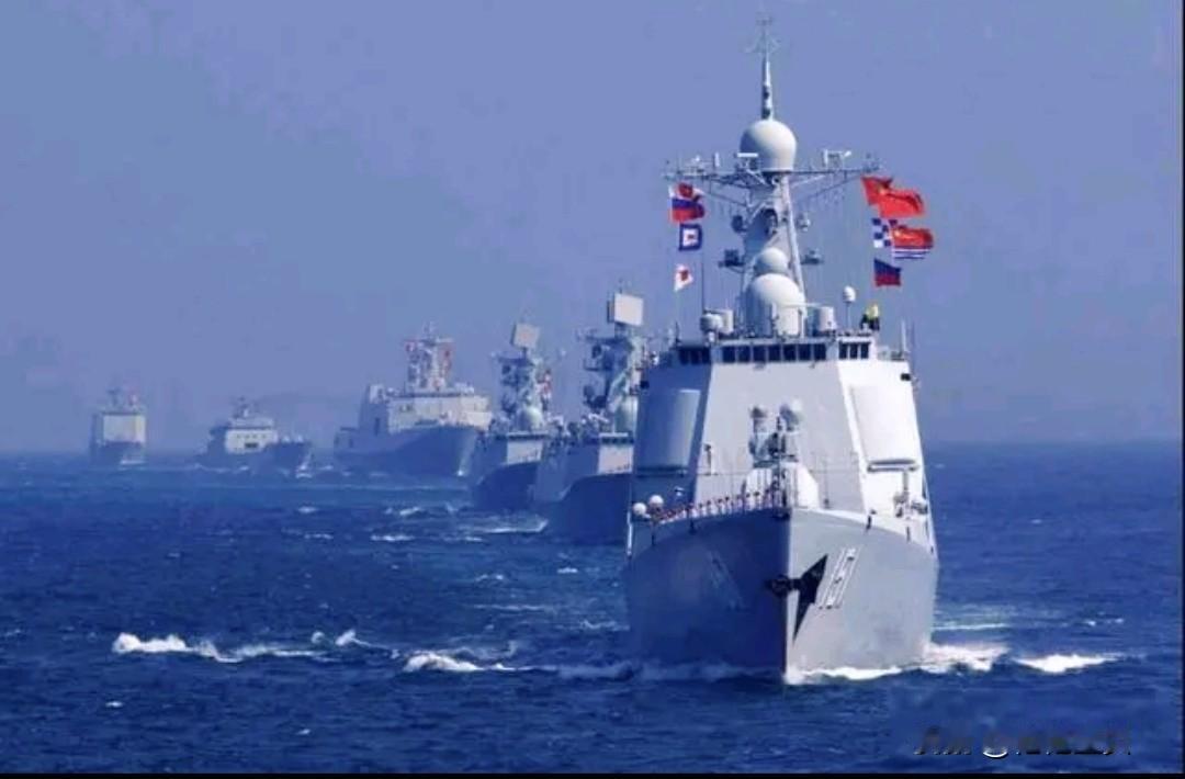 千万不要信外媒炒台海，否则你就被带偏了！
 
最近解放军一百多艘舰艇在海上正常练