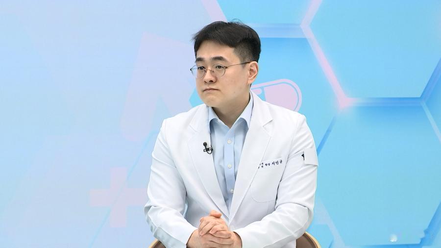 韩足科专家：拇外翻手术并非削骨，而是三维矫正
夏季活动增多易加重足部疼痛，拖鞋和