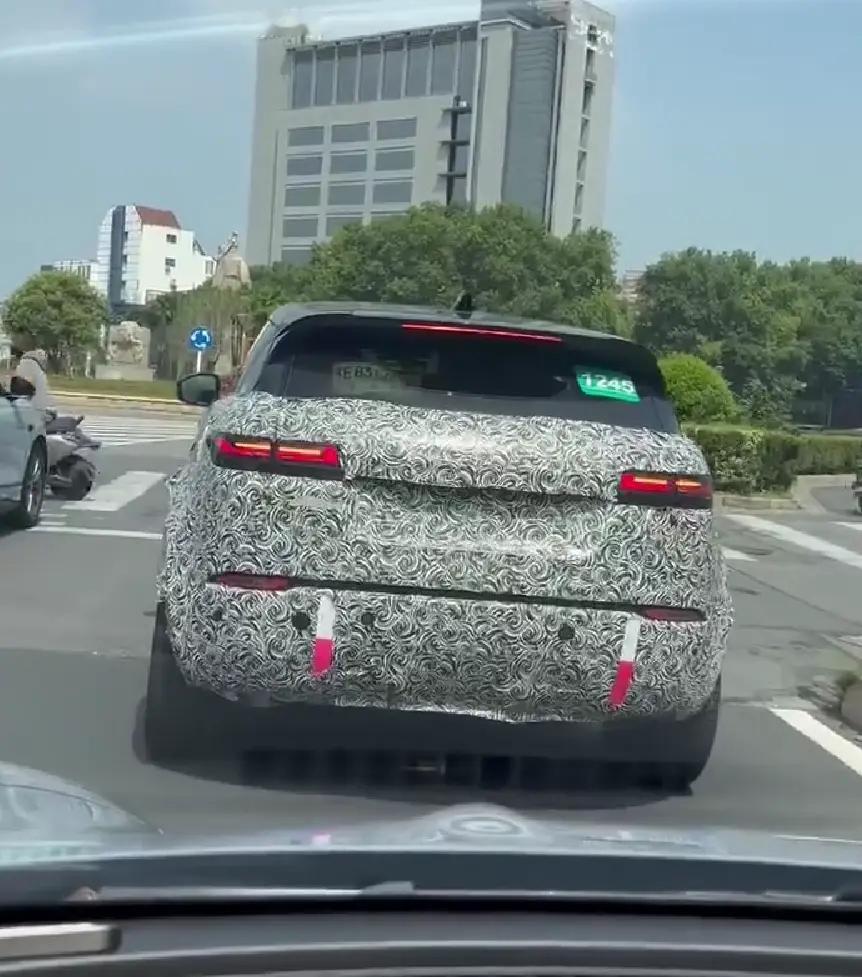 奇瑞路虎神行者的路试车？？最近流出的图，应该是目前最接近的浑圆方正的造型一股浓浓