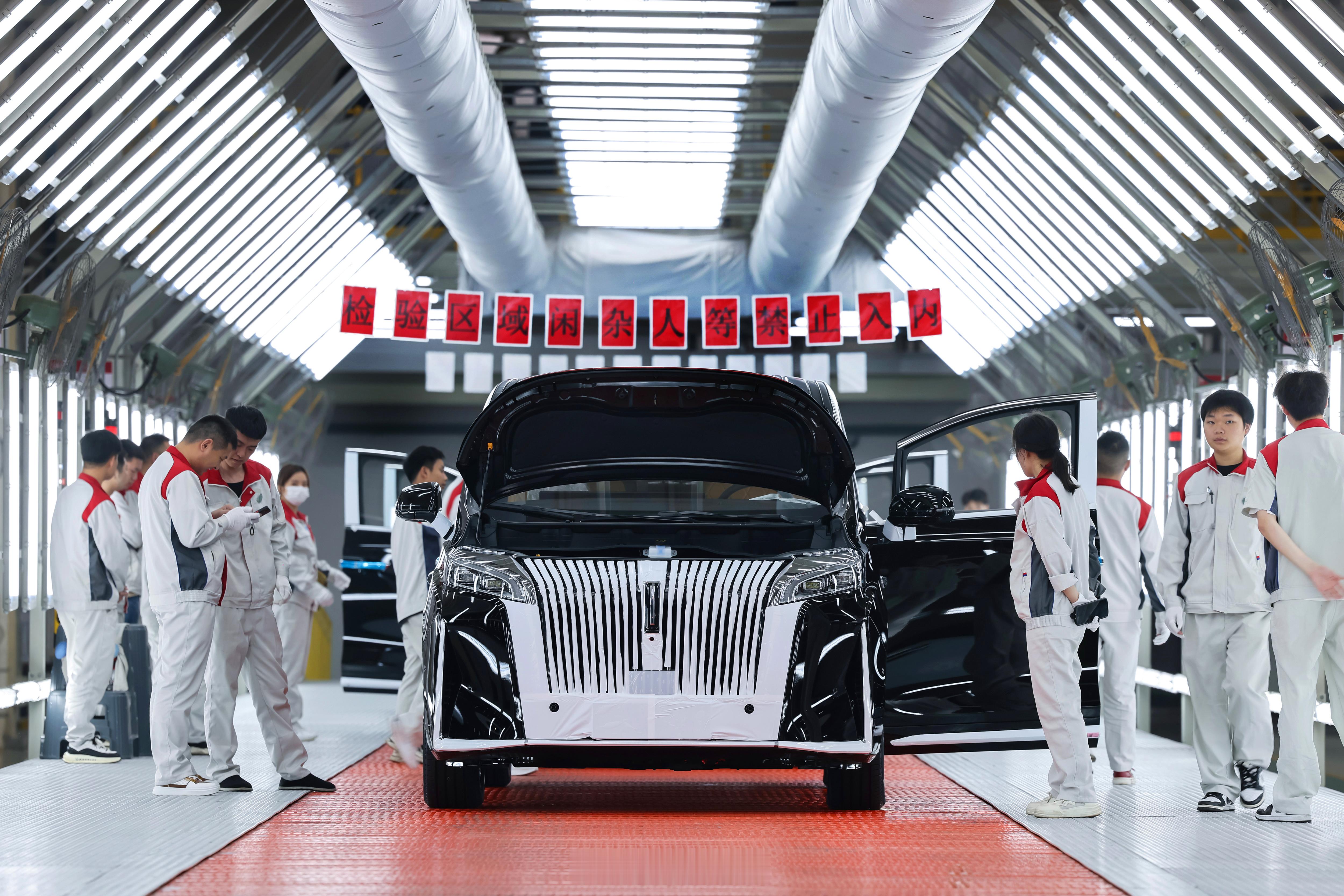 谁是楚超第一显眼包没想到，这么快魏牌高山就达成10万辆下线里程碑，连续7个月稳居