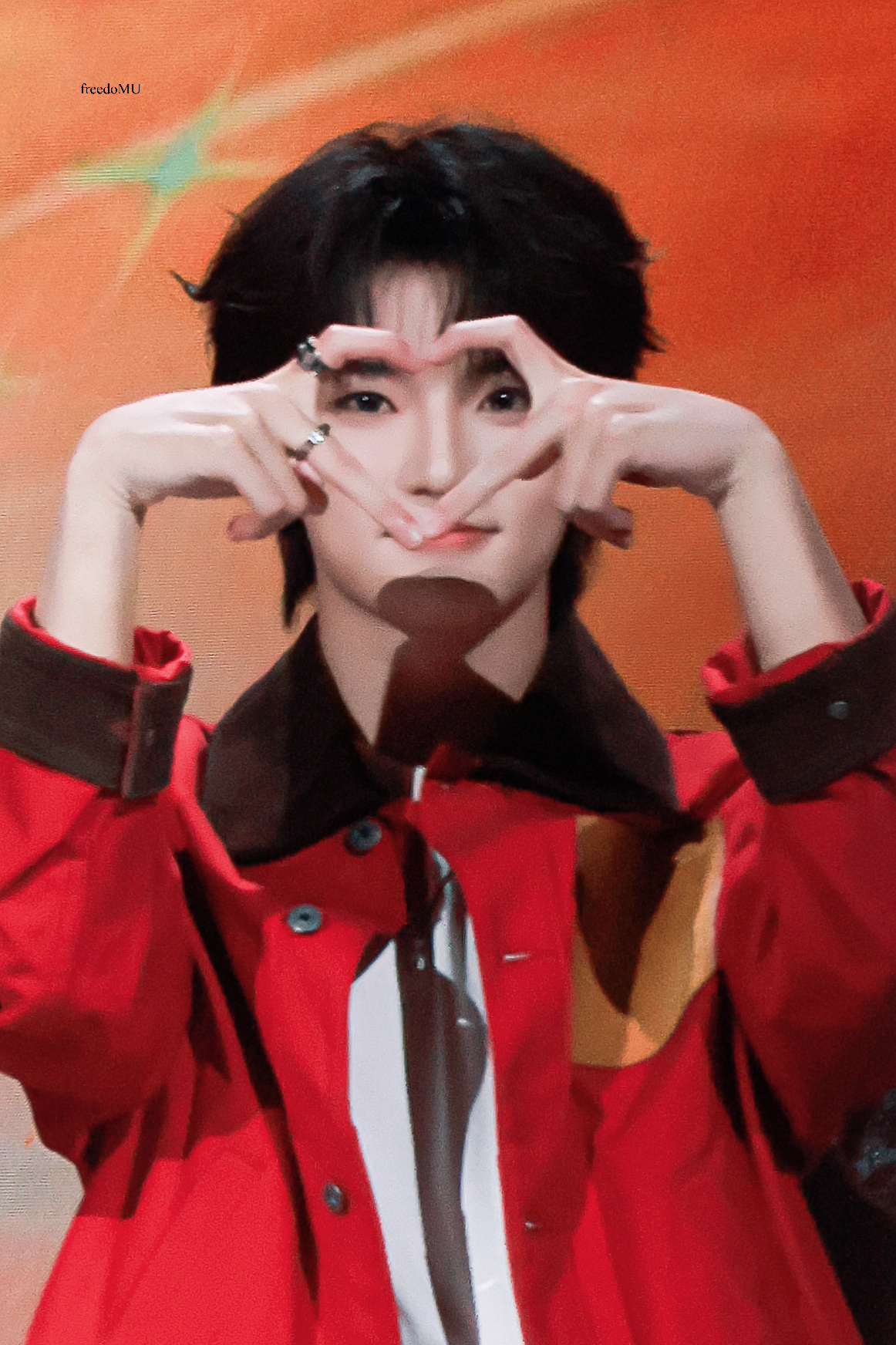 穆祉丞 🧡🩷 穆祉丞局部宇宙巡演 當你歡笑的時候我正在注視著你 幸福隨著你的