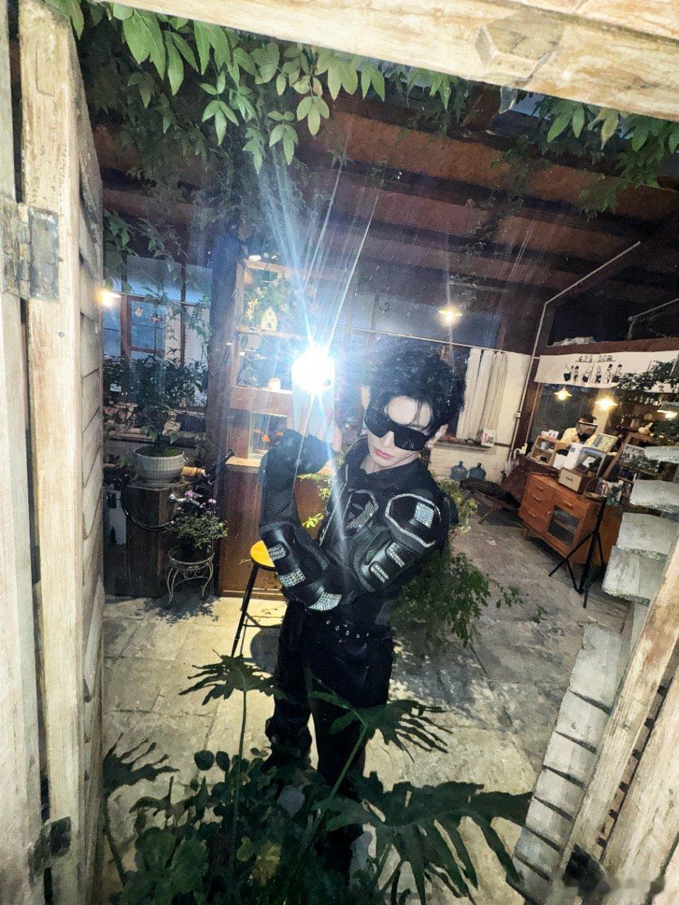 姚琛唱了斩神片尾曲 姚琛这波操作太惊喜了，演唱斩神之凡尘神域片尾曲直接引爆全场，