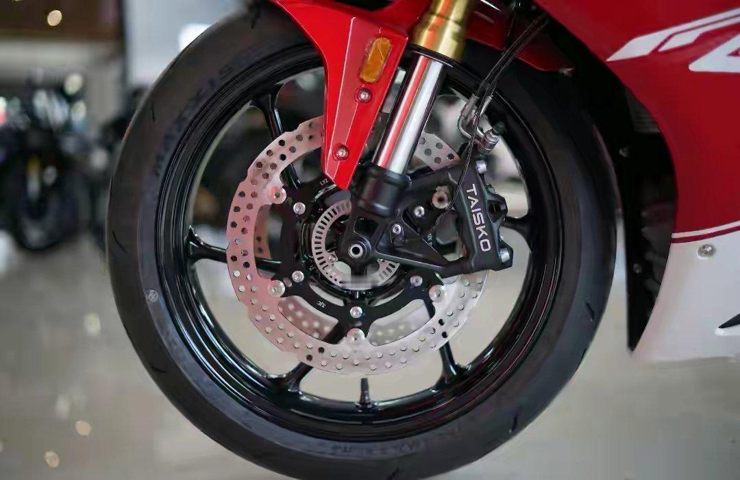 大v聊车 价格与版本● 价格区间：指导价为29,980 - 39,800元。● 