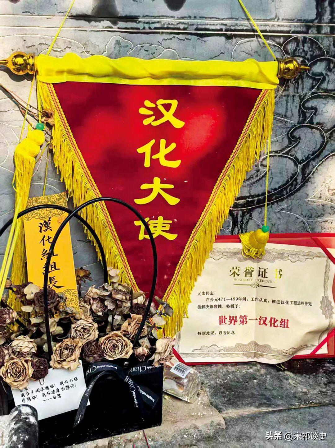 当代年轻人不追星不旅游，竟沉迷“上坟”，有人一天跑20多座古墓，究竟为何？
现在