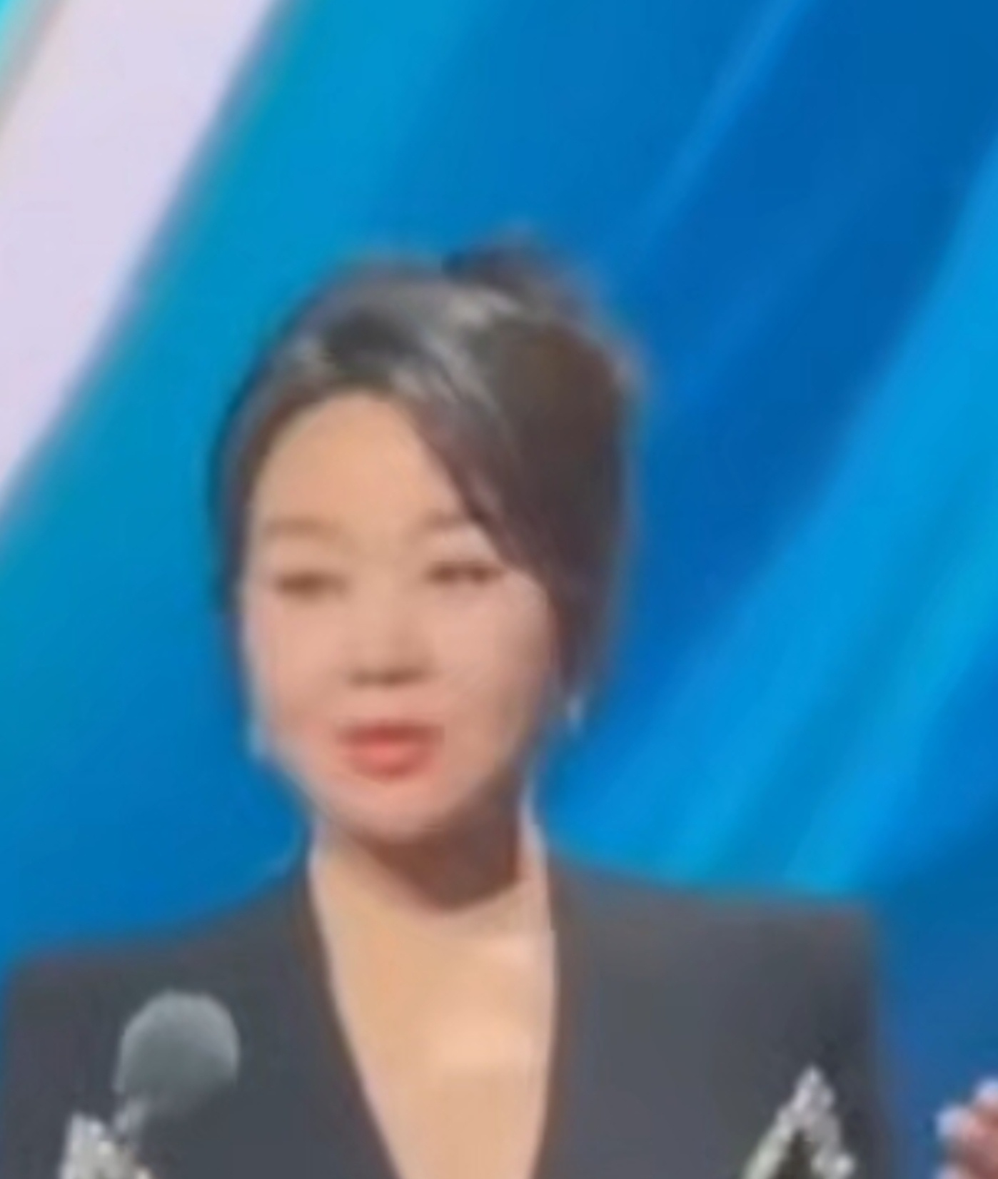 闫妮演我听到八卦的表情闫妮眼珠子要忙不过来了 内娱微醺代言人今天又上分了🤣前一