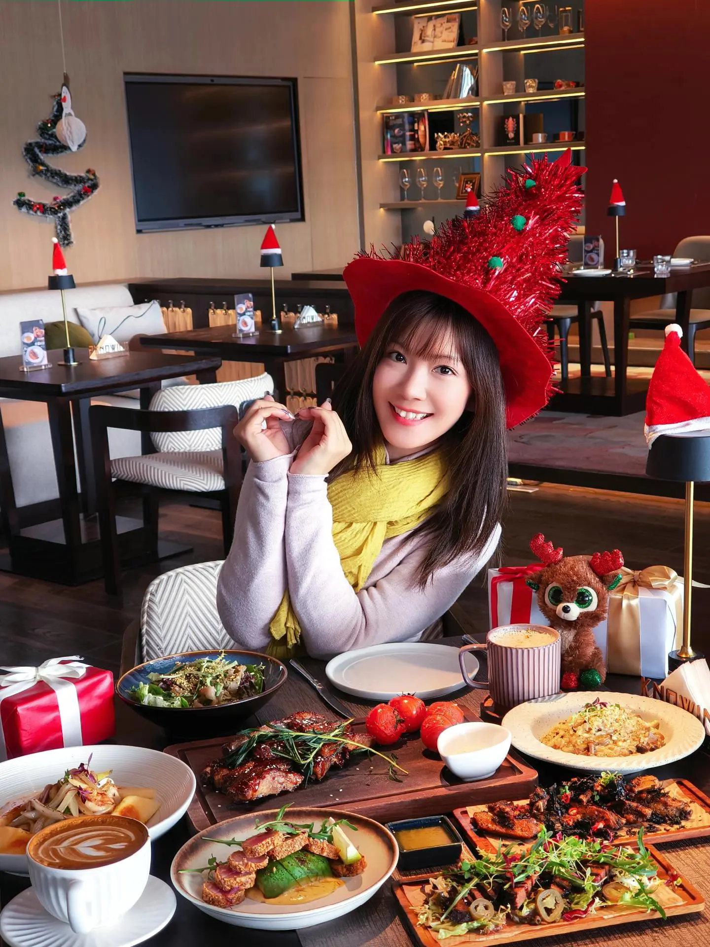 在广州天德广场~好吃😋好City🌆。在广州天德广场这一带，夜景真的...