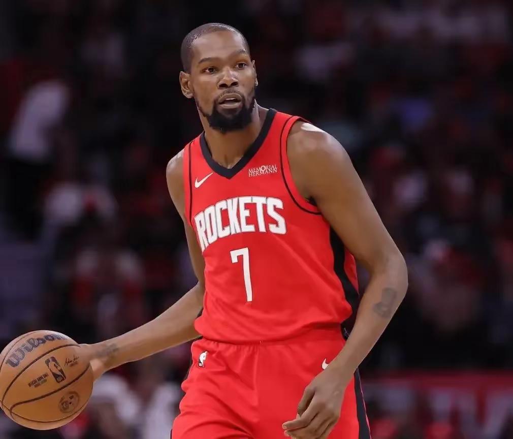 新赛季多场比赛命中率糟糕，肉眼可见比赛统治力下滑，杜兰特怎么了？

今天nba常