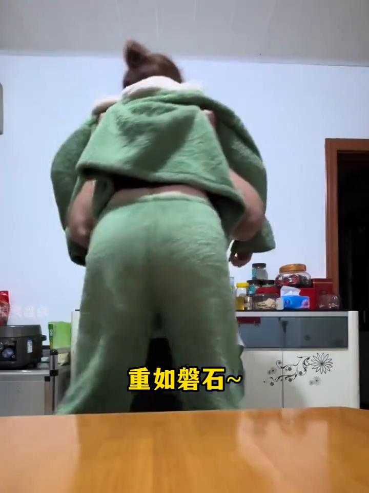 ·优雅翻栏杆。
·模仿者翻栏杆。
·屁股胡牌。
·空中滑步。
·喝了多少假酒？