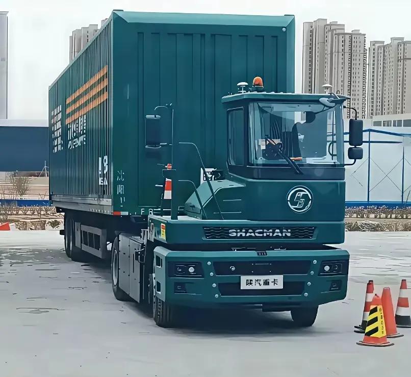 单头卡车，现在很流行这种设计，感觉这种设计是不是有点问题呢？

车头设计成单座的